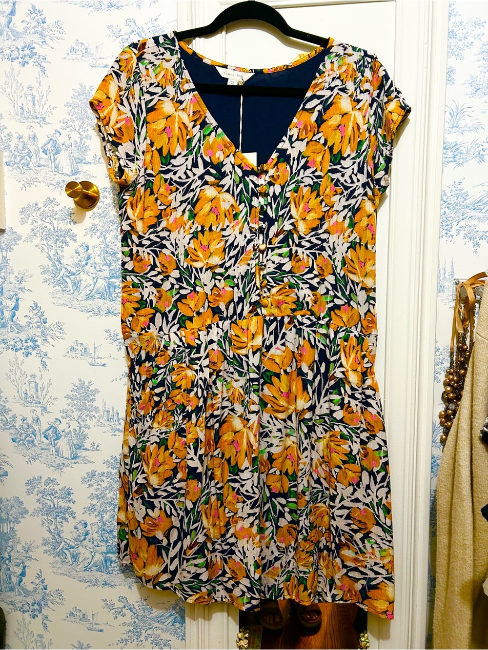 Garnet Hill Marina Crepe Floral V-Neck Dress size small